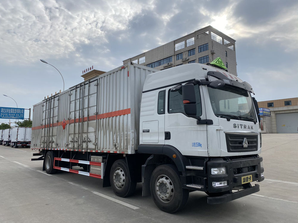 易燃液體廂式運(yùn)輸車，廂式運(yùn)輸車，楚勝汽車集團(tuán)